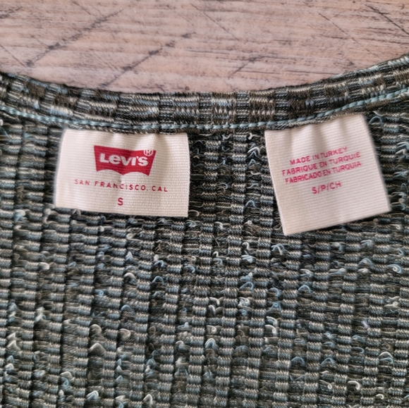 Levi's Top - Picture 2 of 2